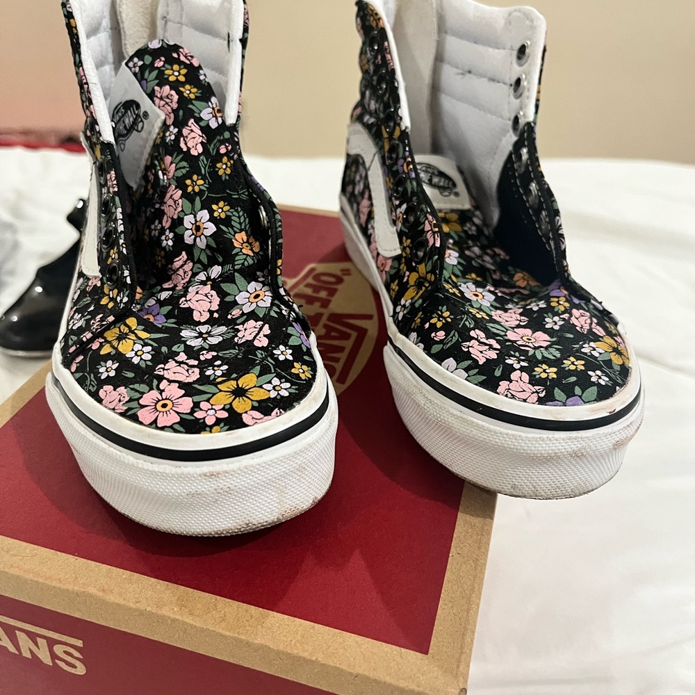 Vans sk8 floral girls : only worn twice